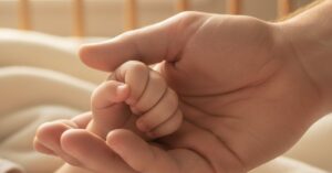 Jak wspierać dziecko w trudnych emocjach: Praktyczny przewodnik dla rodziców